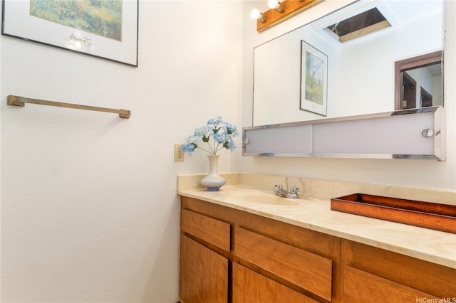 92-1044 Kanehoa Loop Unit 84, Kapolei, HI 96707 - bathroom with vanity