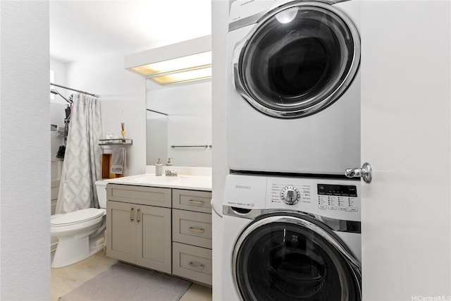 95-1049 Kuauli St Unit 49, Mililani, HI 96789 - laundry room with estacked washer and dryer