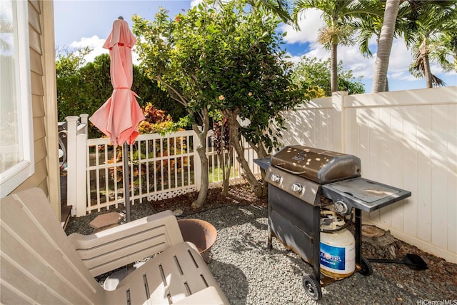 92-7049 Elele St Unit 29, Kapolei, HI 96707 - view of patio / terrace featuring fence and area for grilling