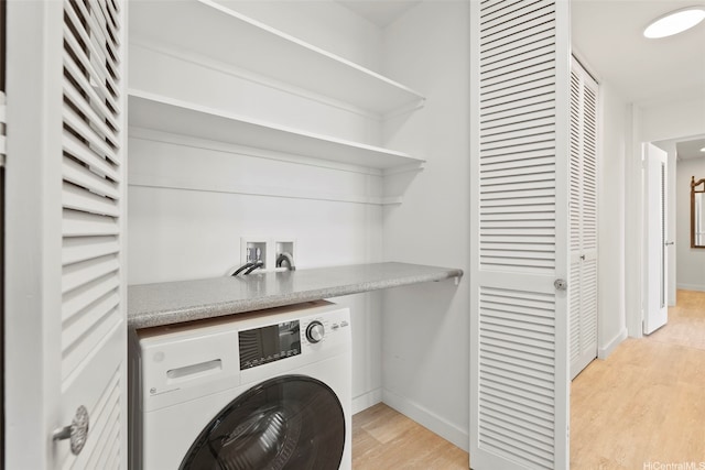 500 University Ave Unit Ph6, Honolulu, HI 96826 - laundry room with washer / dryer, light wood-style flooring, and baseboards