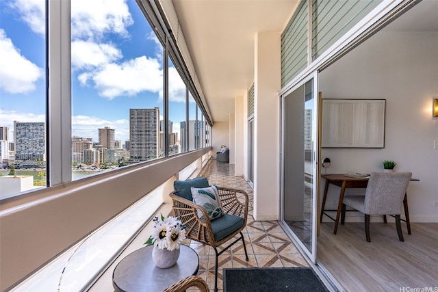 500 University Ave Unit Ph6, Honolulu, HI 96826 - balcony featuring a skyline view