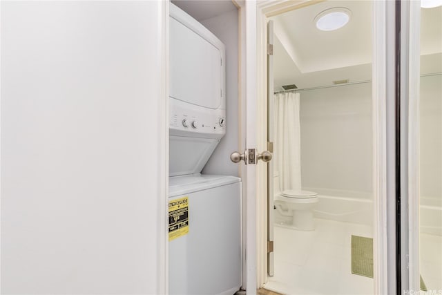 425 S St Unit 403, Honolulu, HI 96813 - washroom featuring estacked washer and dryer