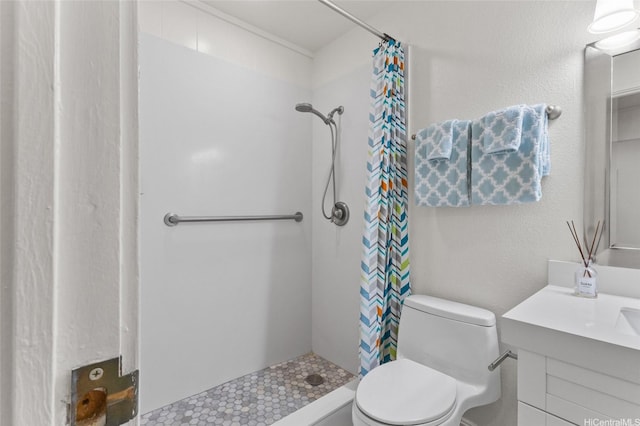 98-533 Kipaepae St Unit 104, Aiea, HI 96701 - bathroom featuring a shower with curtain, toilet, and vanity