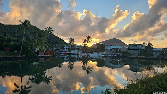 6254 Kawaihae Pl Unit C, Honolulu, HI 96825 - view of mountain backdrop with a nearby body of water
