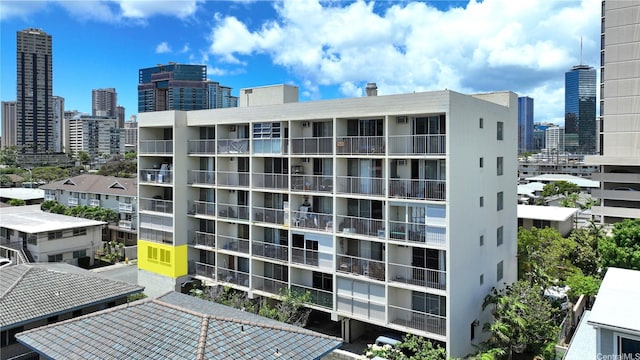 2122 Lime St Unit 307, Honolulu, HI 96826 - view of apartment building / complex featuring a city view