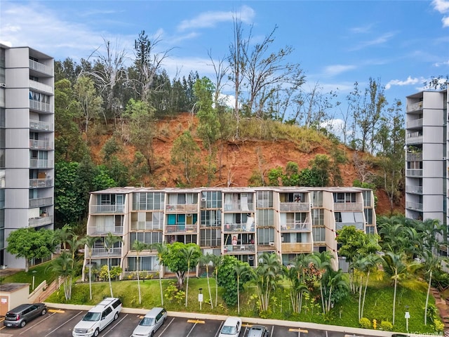 95-014 Waihonu St Unit E204, Mililani, HI 96789 - view of apartment building / complex featuring uncovered parking