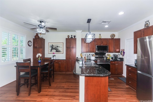 91-1173 Pekau St, Ewa Beach, HI 96706 - kitchen featuring stainless steel appliances, a sink, dark wood-style flooring, crown molding, and a ceiling fan