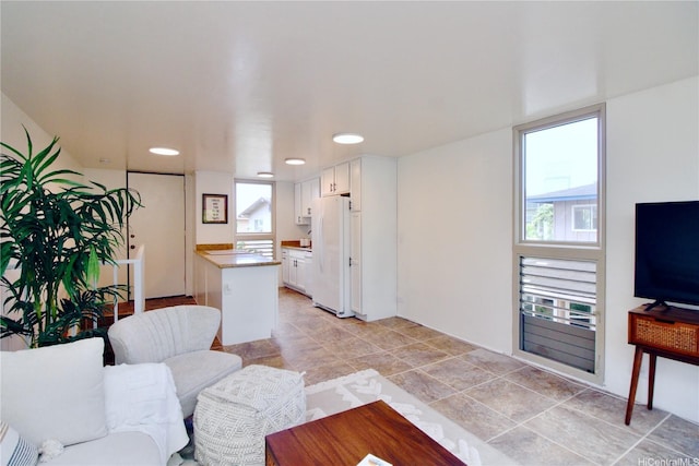 68-090 Au St Unit E312, Waialua, HI 96791 - living area with recessed lighting
