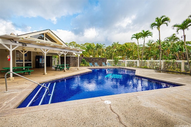 95-270 Waikalani Dr Unit L104, Mililani, HI 96789 - community pool with fence and a patio area