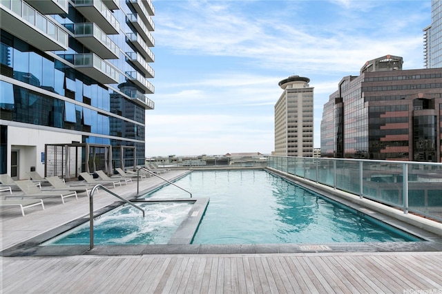 629 Keeaumoku St Unit 2103, Honolulu, HI 96814 - view of pool with a community hot tub and a city view