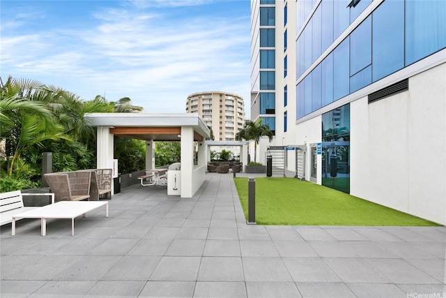 629 Keeaumoku St Unit 2103, Honolulu, HI 96814 - view of home's community with a gazebo and a patio area