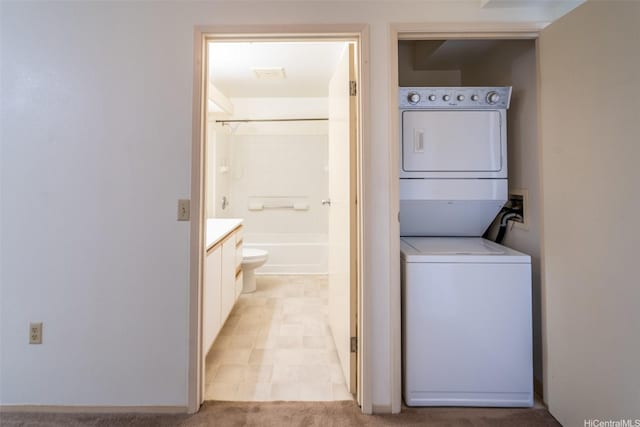 95-1045 Kaapeha St Unit 172, Mililani, HI 96789 - washroom featuring stacked washing machine and dryer
