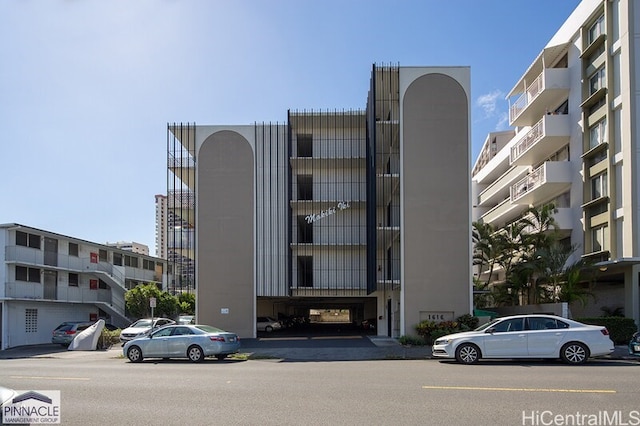 1616 Kewalo St Unit 205, Honolulu, HI 96822 - view of apartment building / complex