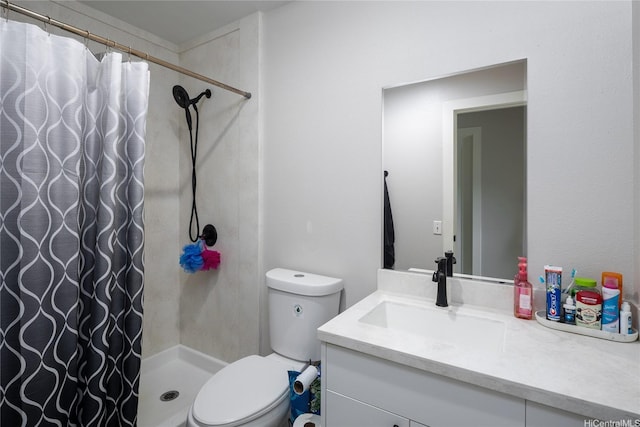 7549 Puumahoe Pl, Honolulu, HI 96825 - full bathroom featuring curtained shower, vanity, and toilet