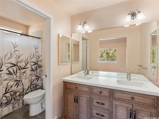 92-308 Palaulau Pl Unit 70, Kapolei, HI 96707 - bathroom featuring double vanity, toilet, tile patterned floors, and curtained shower