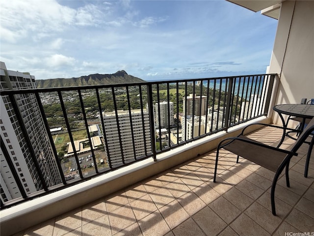 201 Ohua Ave Unit 3709-I, Honolulu, HI 96815 - balcony featuring a mountain view