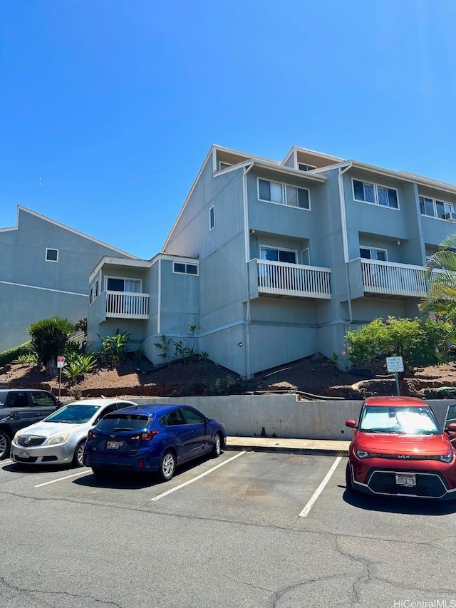 1023 Kapahulu Ave Unit 1, Honolulu, HI 96816 - view of property with uncovered parking