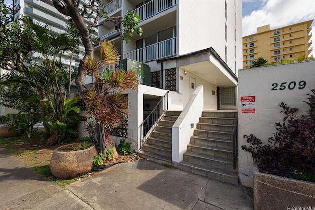 2509 Ala Wai Blvd Unit 804, Honolulu, HI 96815 - view of exterior entry featuring stucco siding