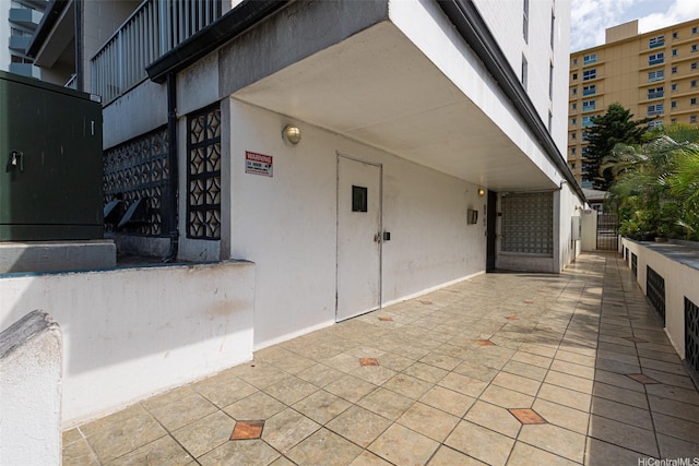 2509 Ala Wai Blvd Unit 804, Honolulu, HI 96815 - view of patio / terrace with an attached carport