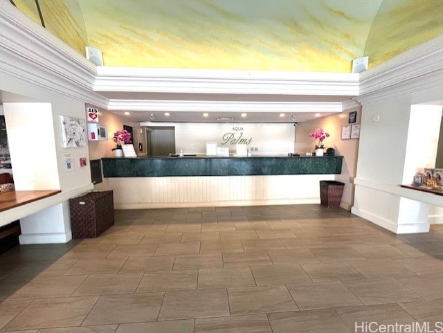 1850 Ala Moana Blvd Unit 1007, Honolulu, HI 96815 - reception area with ornamental molding
