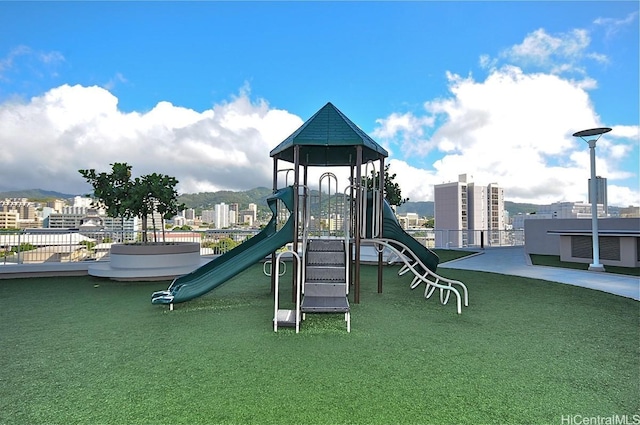 1296 Kapiolani Blvd Unit 3805, Honolulu, HI 96814 - communal playground featuring a yard