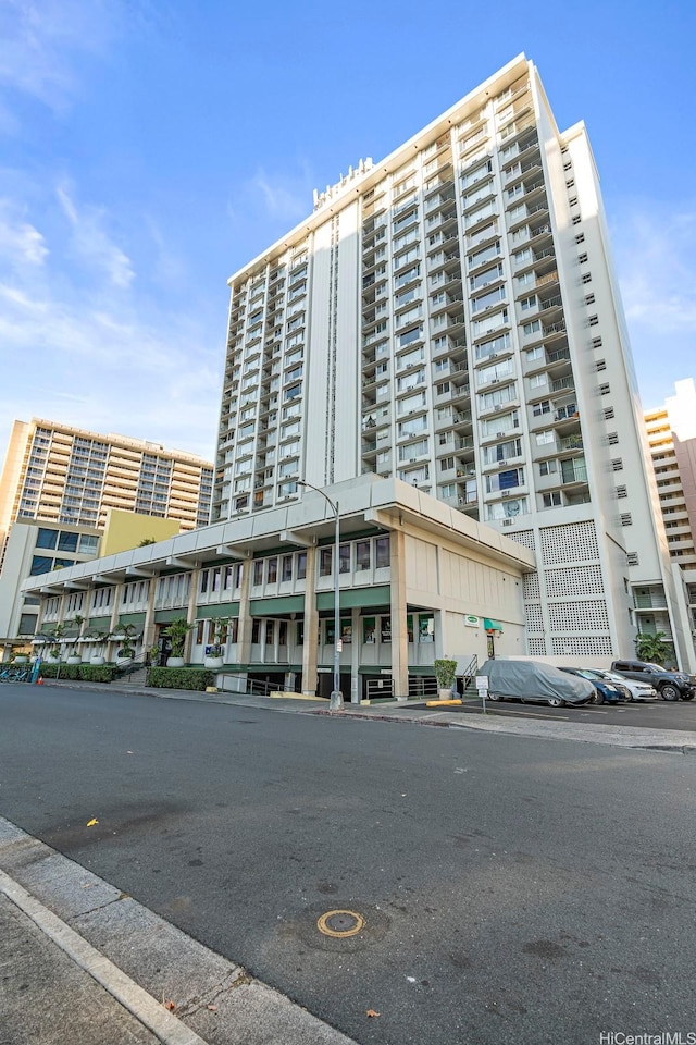 747 Amana St Unit 708, Honolulu, HI 96814 - view of apartment building / complex