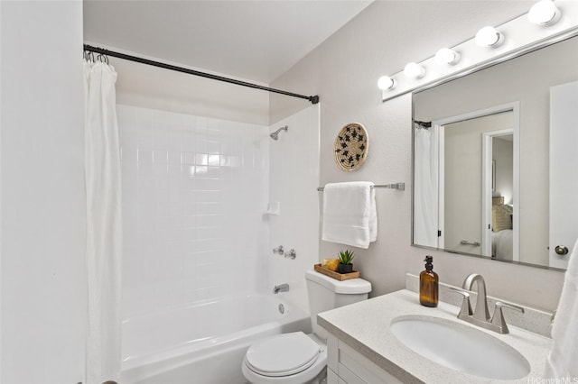 91-1050 Makaaloa St Unit 11E, Ewa Beach, HI 96706 - full bath featuring vanity, toilet, and shower / bath combo with shower curtain
