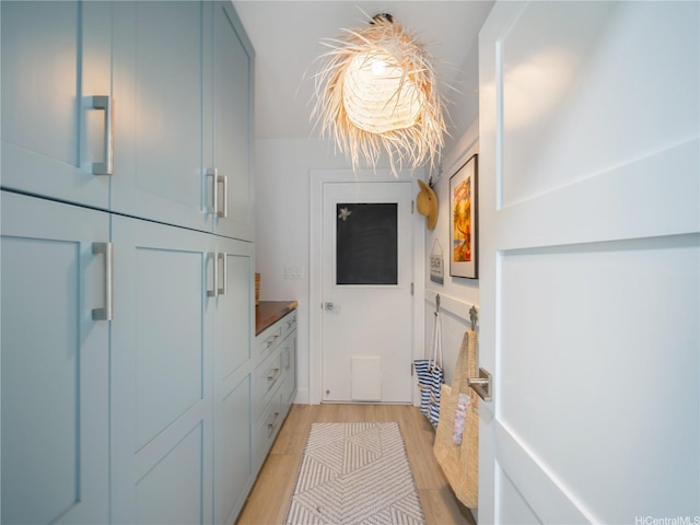 6173 Summer St, Honolulu, HI 96821 - doorway with light wood-style floors