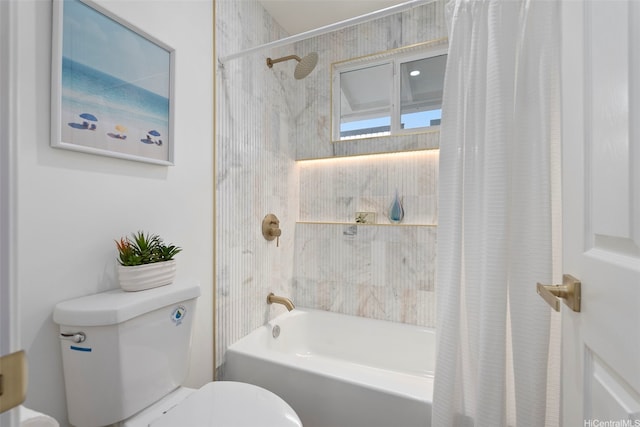 92-370 Malahuna Pl, Kapolei, HI 96707 - bathroom featuring toilet and shower / bath combo with shower curtain