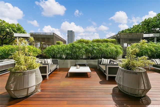888 Kapiolani Blvd Unit 2108, Honolulu, HI 96813 - deck with an outdoor living space