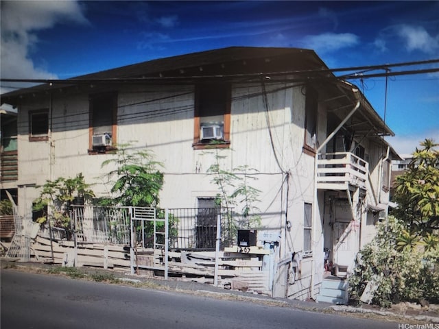 1207 Palama St, Honolulu, HI 96817 - view of property exterior