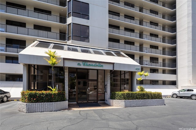 3070 Ala Ilima St Unit 306, Honolulu, HI 96818 - view of apartment building / complex featuring uncovered parking