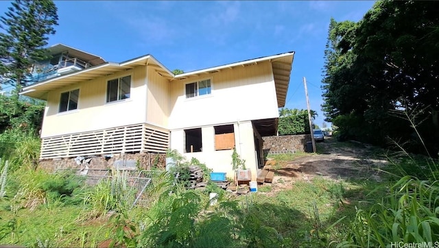 3904 Maunahilu Pl, Honolulu, HI 96816 - view of back of property