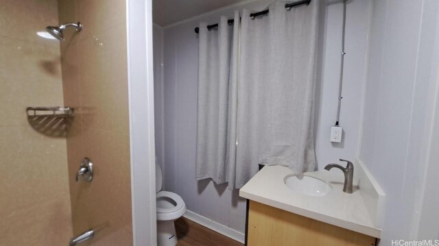 3904 Maunahilu Pl, Honolulu, HI 96816 - full bath with a shower, toilet, and vanity