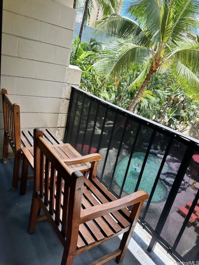 2425 Kuhio Ave Unit 410, Honolulu, HI 96815 - view of balcony