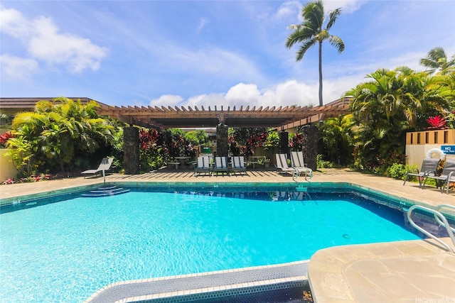 444 Lunalilo Home Rd Unit 226, Honolulu, HI 96825 - swimming pool with a pergola and a patio area