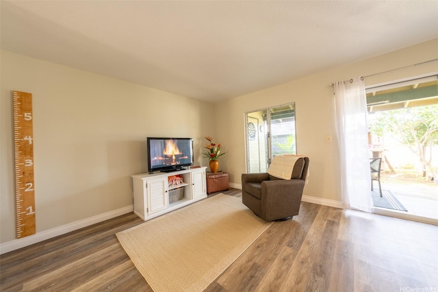 92-1210 Makakilo Dr Unit 5, Kapolei, HI 96707 - living area with wood finished floors and baseboards