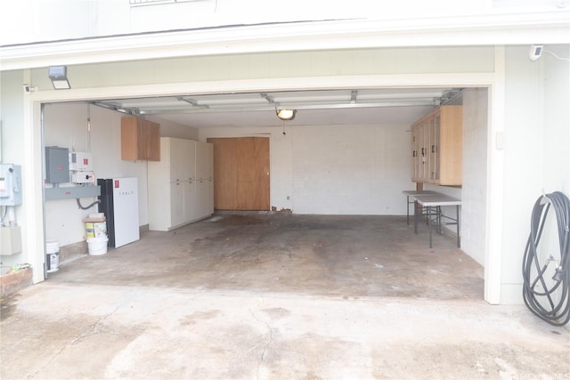 98-524 Lulu Pl Unit 84, Aiea, HI 96701 - garage with a garage door opener