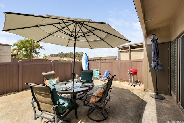 94-423 Keaoopua St Unit 155, Mililani, HI 96789 - fenced backyard featuring outdoor dining space and a patio area
