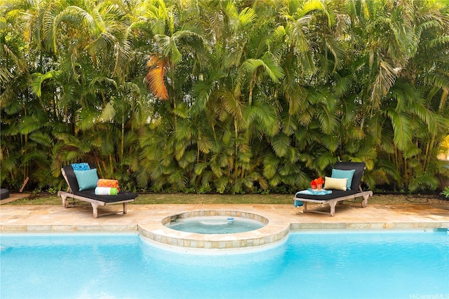 769 Elepaio St, Honolulu, HI 96816 - swimming pool with an in-ground hot tub and a patio