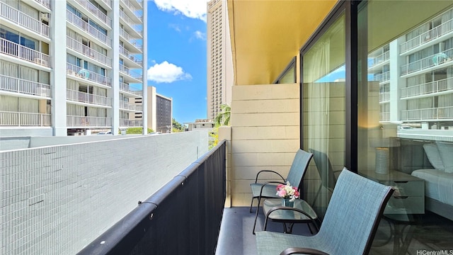 2425 Kuhio Ave Unit 603, Honolulu, HI 96815 - view of balcony