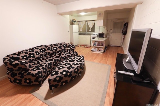 2626 Kuilei St Unit K, Honolulu, HI 96826 - living area featuring light wood finished floors