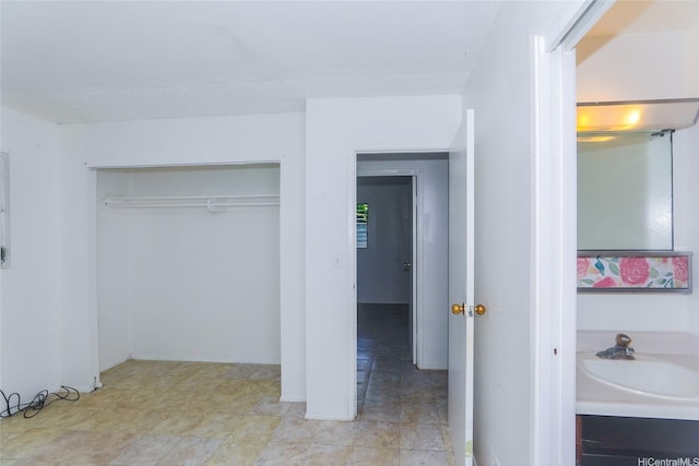 1313 Whitmore Ave, Wahiawa, HI 96786 - bedroom featuring a sink and a closet