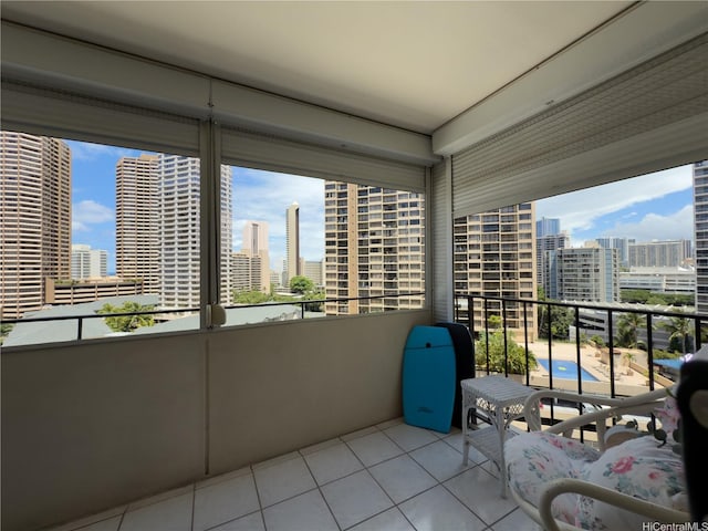 425 Ena Rd Unit 1201B, Honolulu, HI 96815 - balcony featuring a skyline view