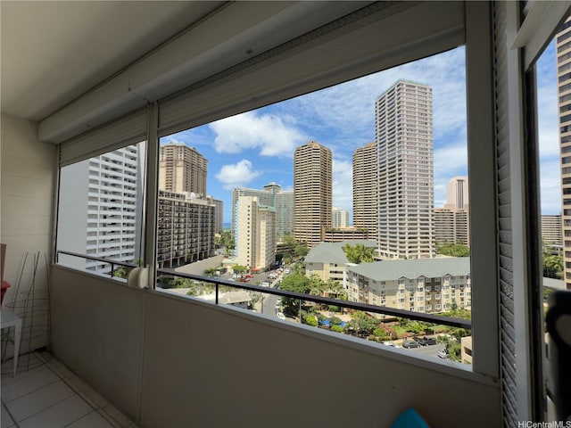 425 Ena Rd Unit 1201B, Honolulu, HI 96815 - balcony with a skyline view