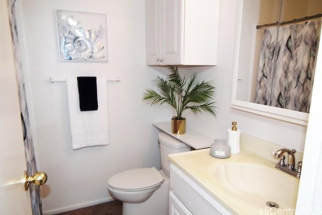 98-487 Kipaepae St Unit 116, Aiea, HI 96701 - full bath with vanity, toilet, and a shower with curtain