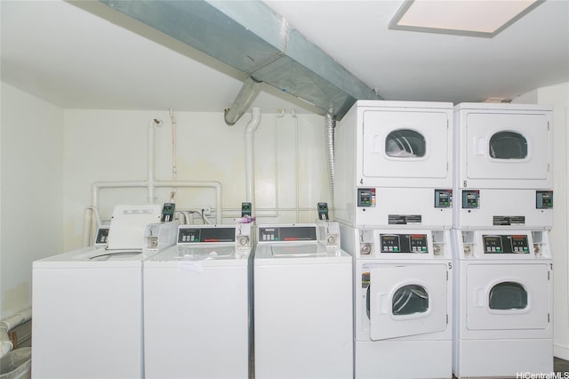 1700 Ala Moana Blvd Unit 1601, Honolulu, HI 96815 - community laundry room featuring stacked washer / dryer and washing machine and clothes dryer