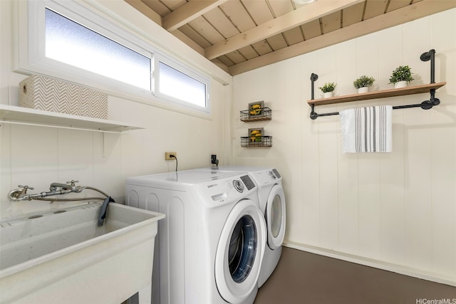 3483 Ala Hinalo St, Honolulu, HI 96818 - laundry room featuring independent washer and dryer and wooden ceiling