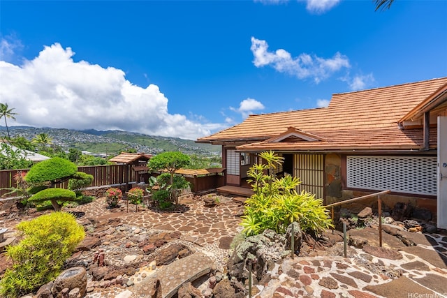 748 Ocean View Dr, Honolulu, HI 96816 - view of yard featuring a patio and a mountain view