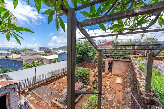 748 Ocean View Dr, Honolulu, HI 96816 - view of patio featuring a garden